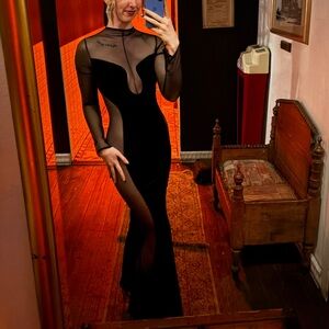 DONATING SOON - DISCONTINUED Miss Circle Paislee Dress in Black XS